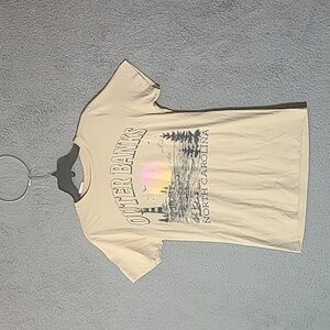 NWT Size Medium Light Beige Crew Neck Outer Banks North Carolina New SKU 002